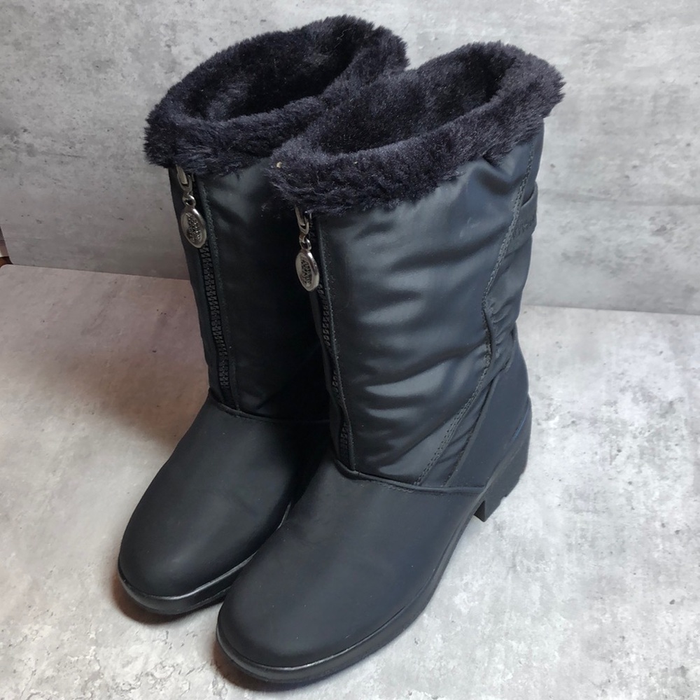 Boston Accent women's size 6M weatherproof winter boots  with fur inside